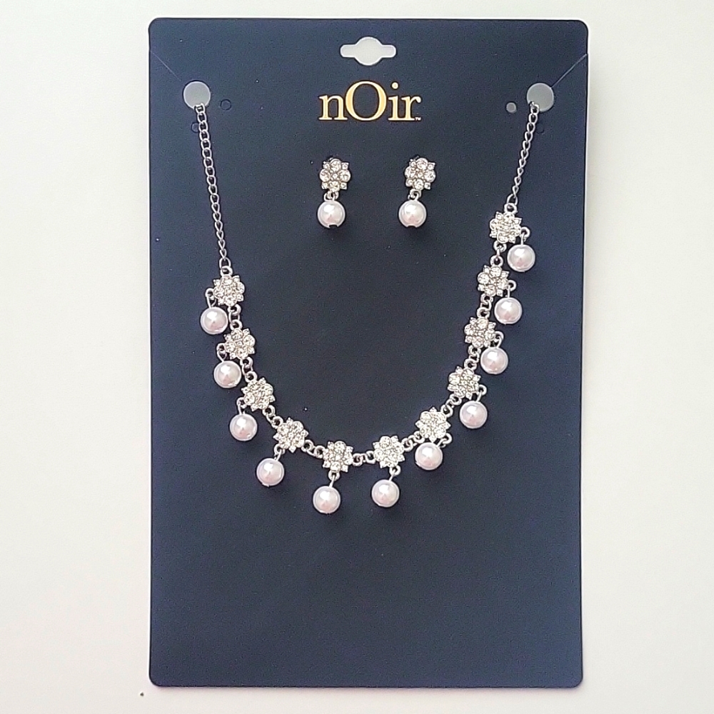 nOir Necklace Jewelry NWT